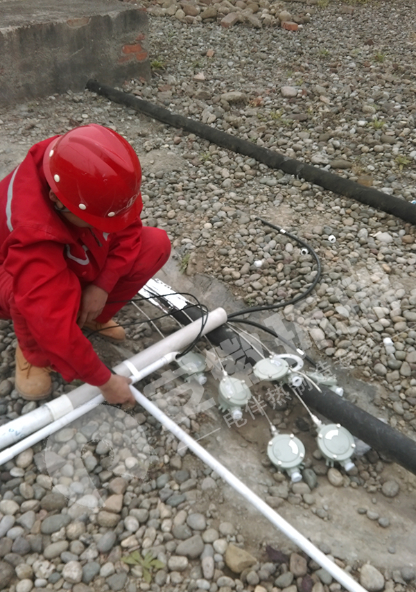 成都中石油天然气管道使用我公司mi加热电缆保温